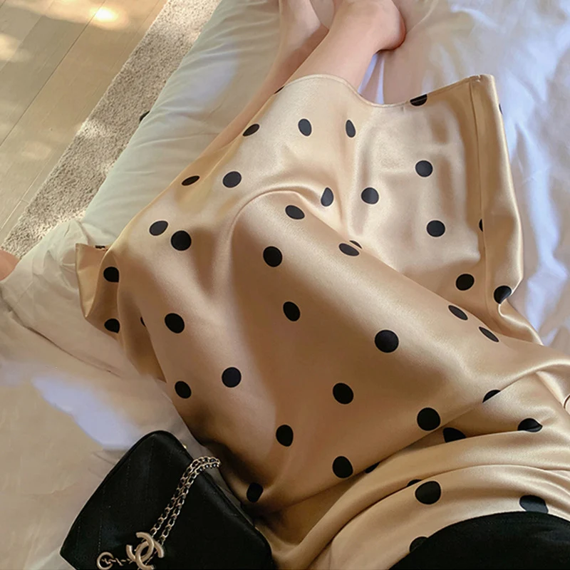 Damen Eleganter Satinrock mit Polka-Dots Nord Taschen