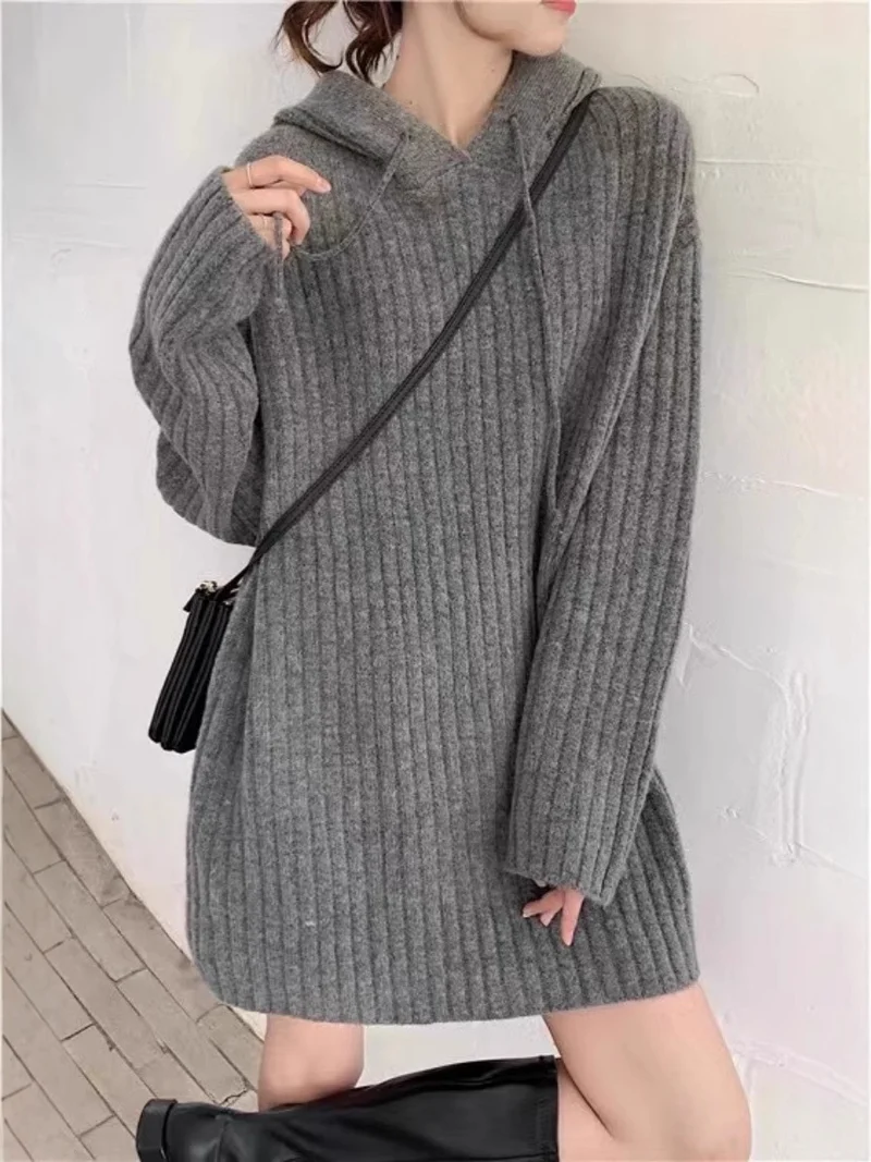 Damen Strick‑Kapuzenkleid mit gerippter Struktur und oversized Silhouette Nord Taschen