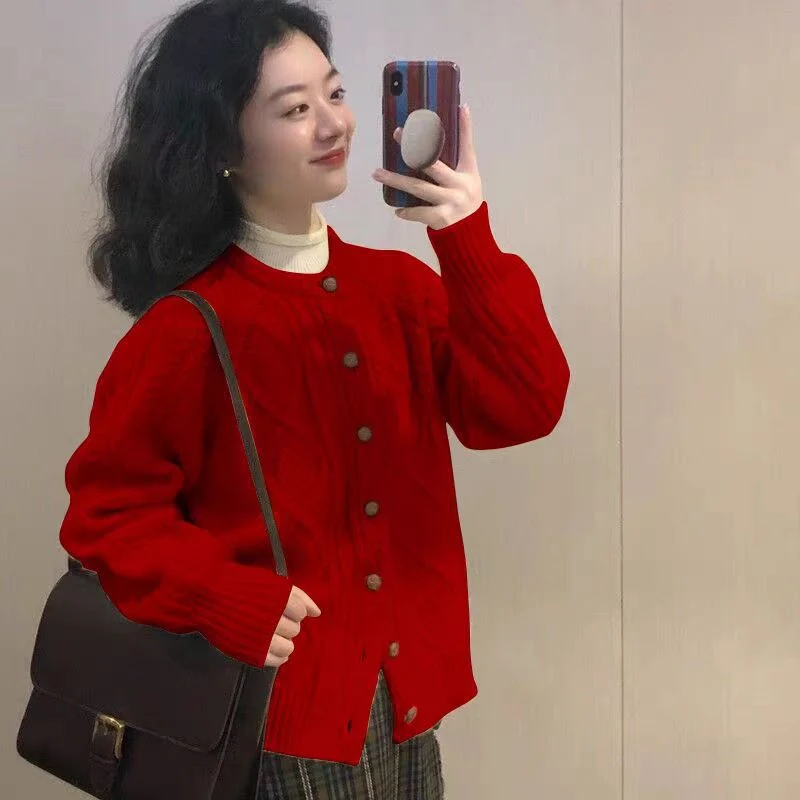 Damen Strick-Cardigan im Aran‑Stil mit Zopf‑ und Perlmuster sowie Holzknopfleiste Nord Taschen