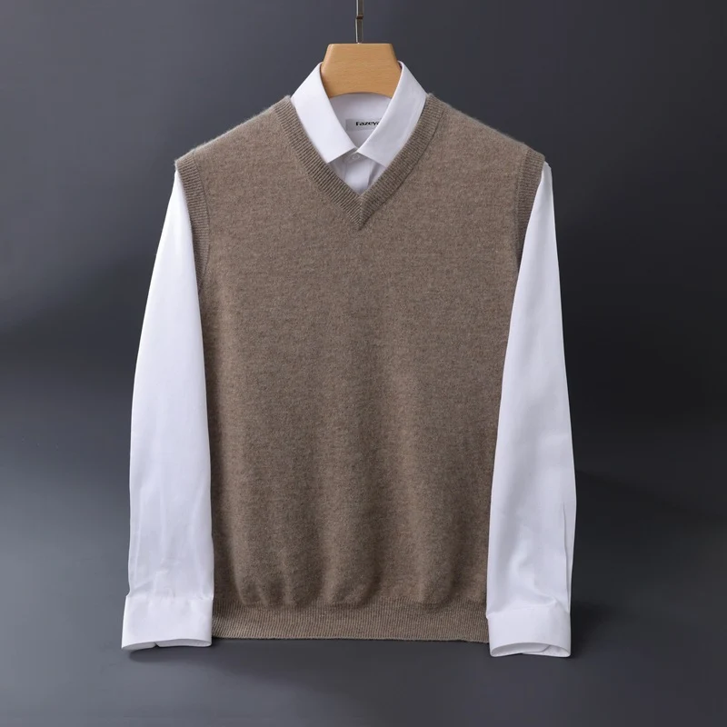 Herren Feine V‑Ausschnitt Strickweste aus Merino‑Blend mit geripptem Saum Nord Taschen