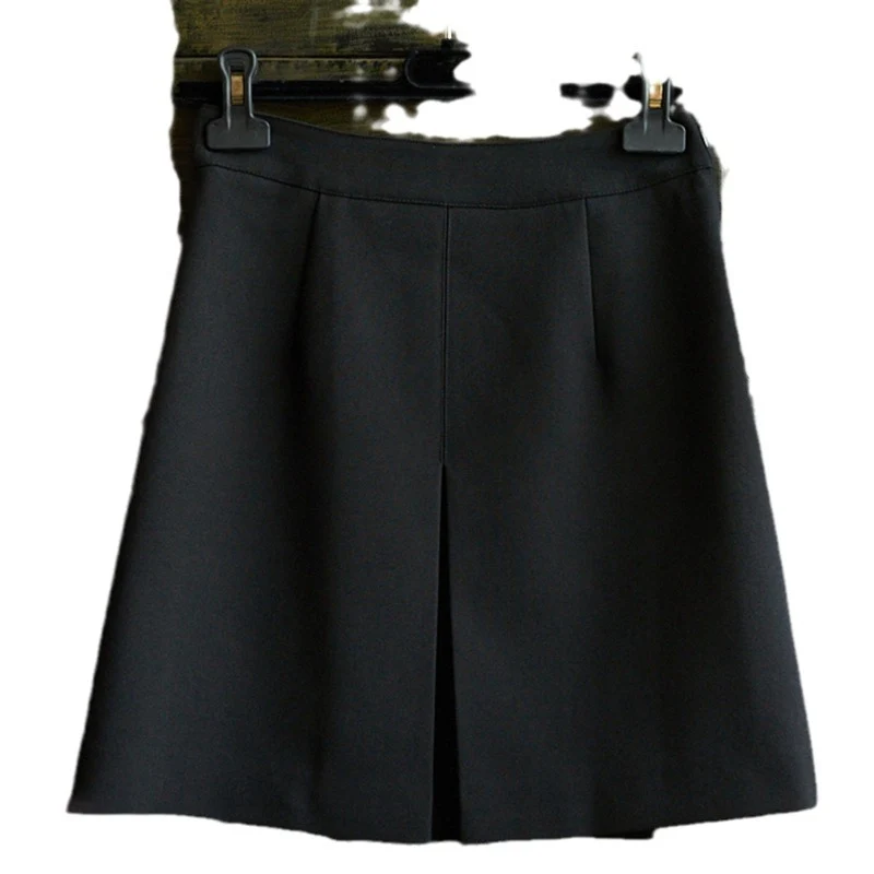 Damen Eleganter Faltenrock mit Kette Nord Taschen