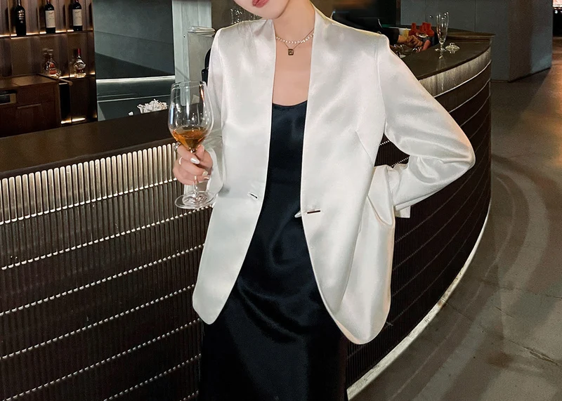Damen Eleganter Satin-Blazer Nord Taschen