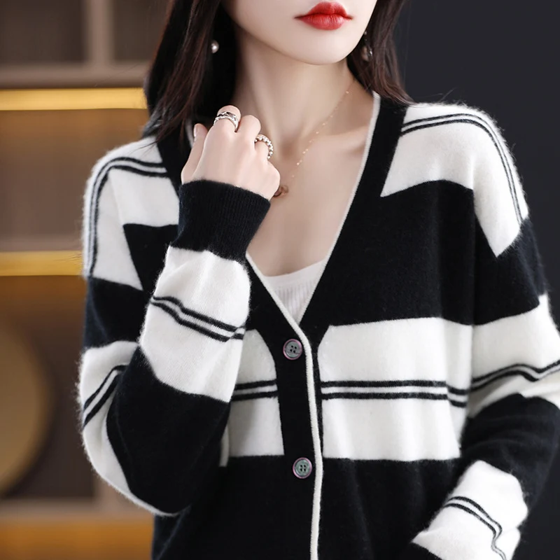 Damen Midilanger Feinstrick-Cardigan mit breiten Blockstreifen, V-Ausschnitt und gerippten Bündchen Nord Taschen