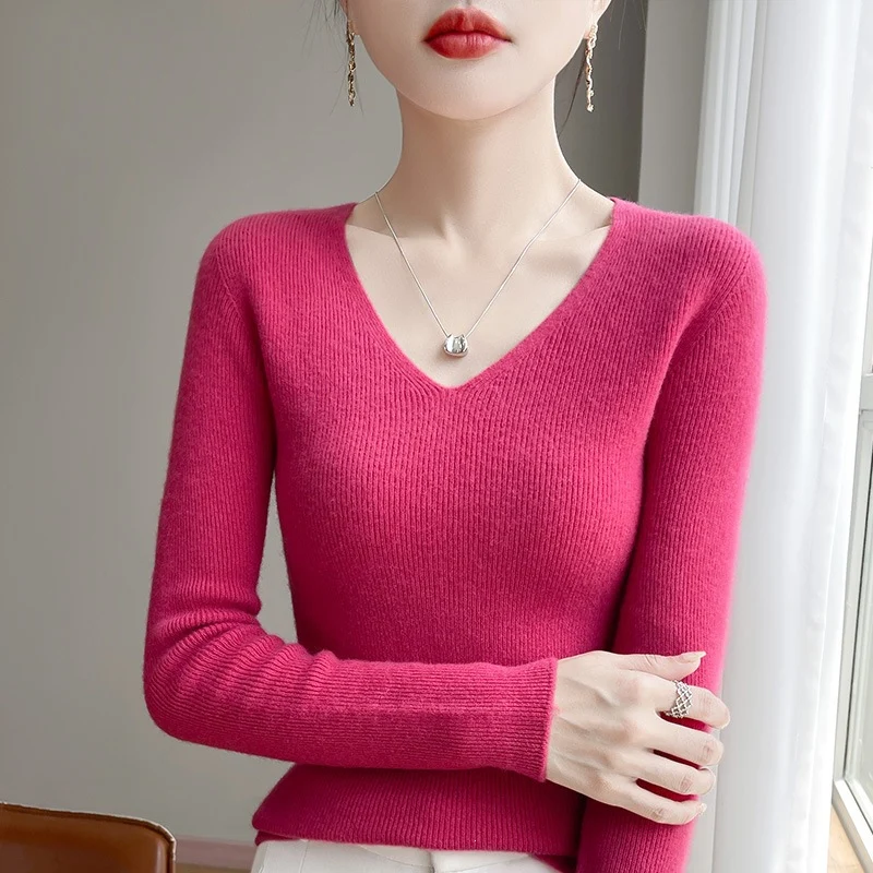 Damen Schmal geschnittener V‑Ausschnitt-Feinstrickpullover mit feiner Rippenstruktur und weicher Haptik Nord Taschen