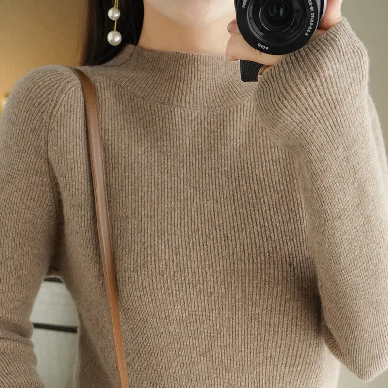 Damen Schmal geschnittener Stehkragenpullover aus leichtem Feinstrick mit feiner Rippenstruktur Nord Taschen