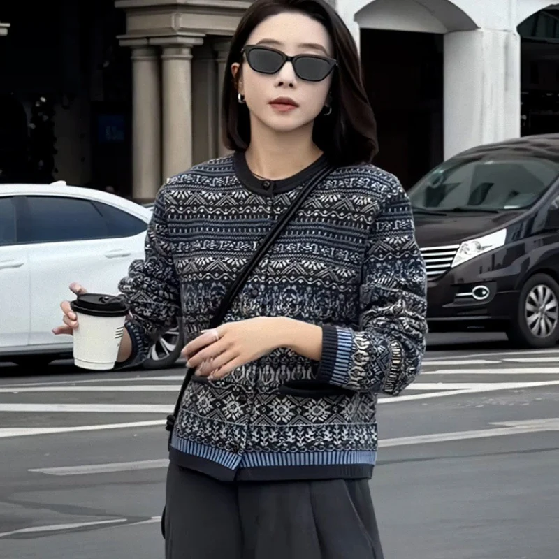 Damen Kurzjacke-Cardigan mit Jacquard‑Muster, Rippbündchen und Rundhals Nord Taschen