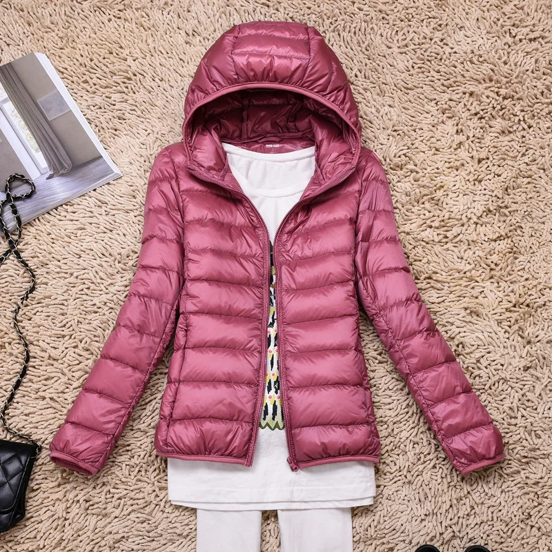 Nord Taschen | Ultraleichte Damen Daunenjacke mit Kapuze