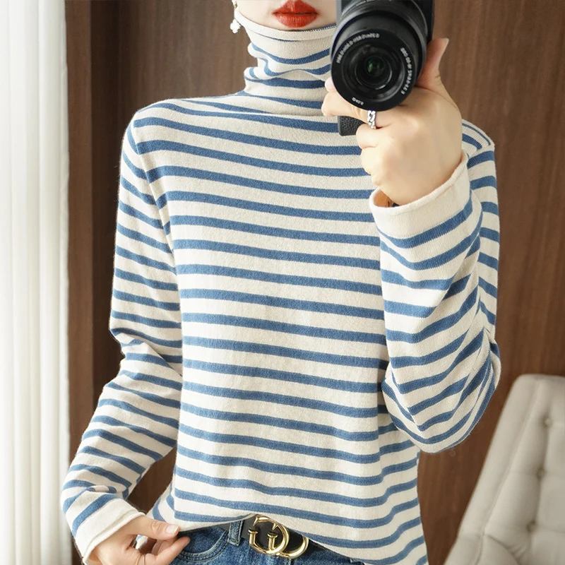 Damen Maritimer Feinstrick-Turtleneck mit feinem Streifenmuster und schlanker Passform Nord Taschen