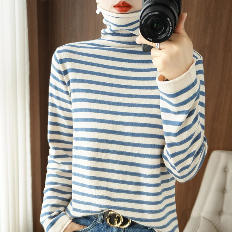 Damen Maritimer Feinstrick-Turtleneck mit feinem Streifenmuster und schlanker Passform Nord Taschen