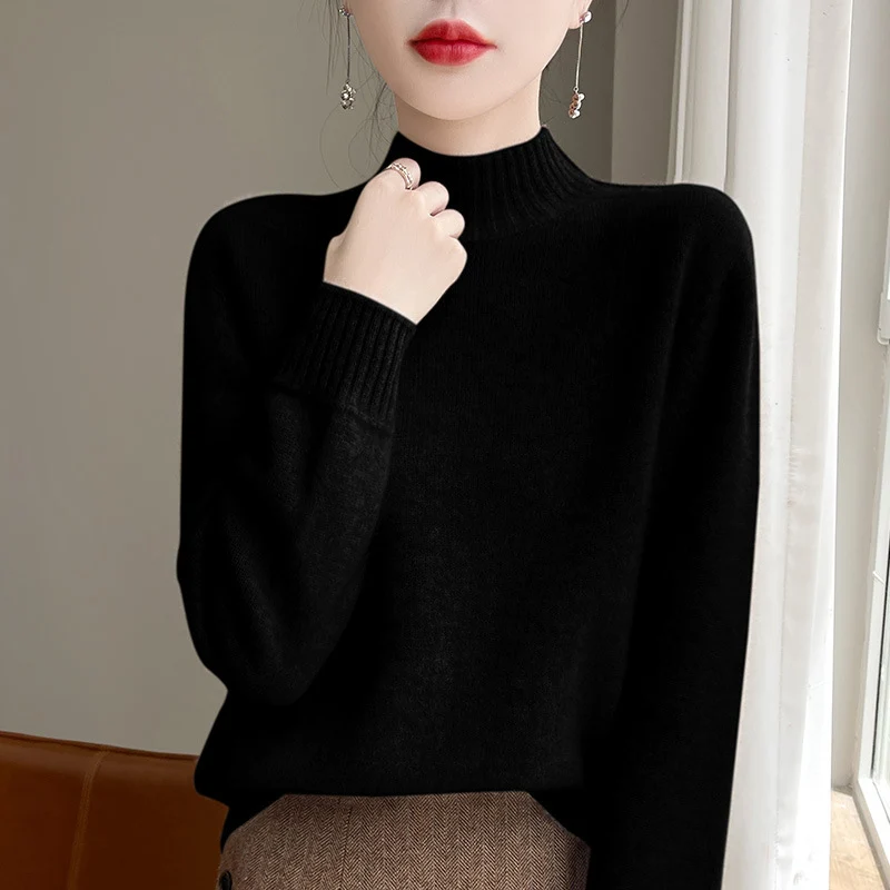 Damen Luxusweicher Midweight-Mockneckpullover aus Angora‑Optik mit feiner Rippe und entspannter Silhouette Nord Taschen