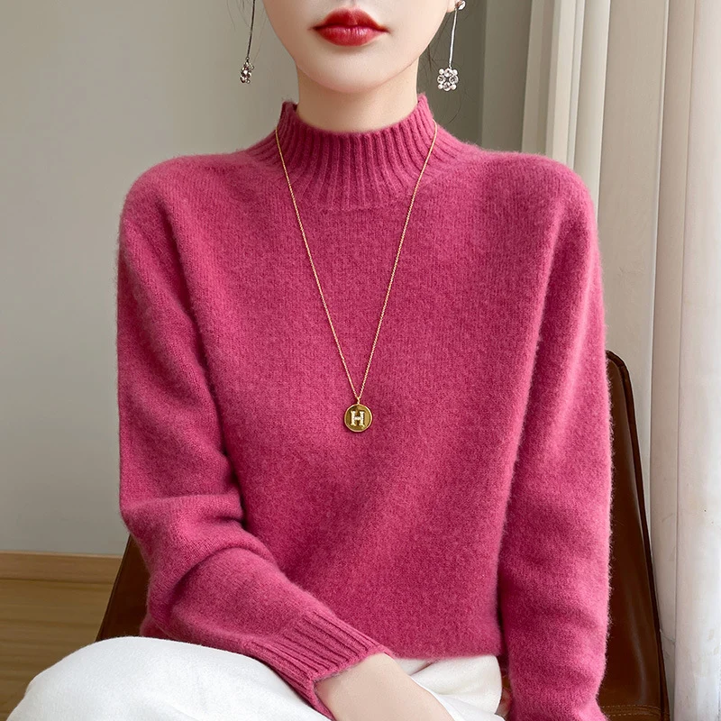 Damen Luxusweicher Midweight-Mockneckpullover aus Angora‑Optik mit feiner Rippe und entspannter Silhouette Nord Taschen
