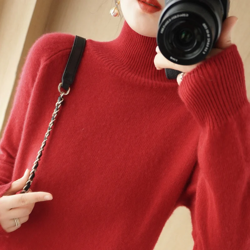Damen Luxus-Feinstrick-Rollkragenpullover mit Daumenlochbündchen und femininer Schulterpasse Nord Taschen