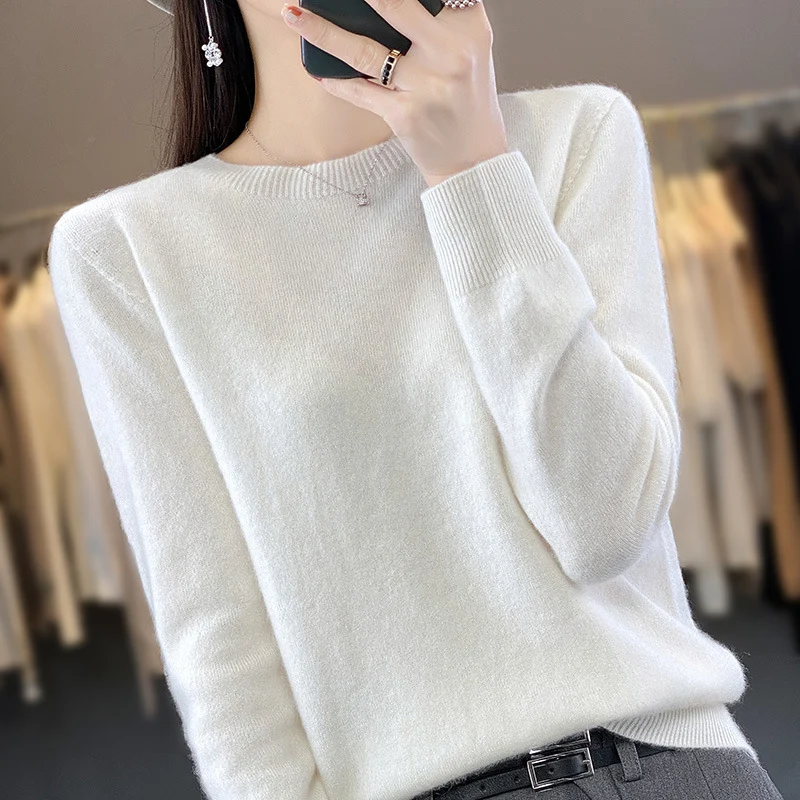 Damen Luxuriöser Feinstrick-Rundhalspullover mit softem Fluffy‑Finish und schmaler Bündchenform Nord Taschen