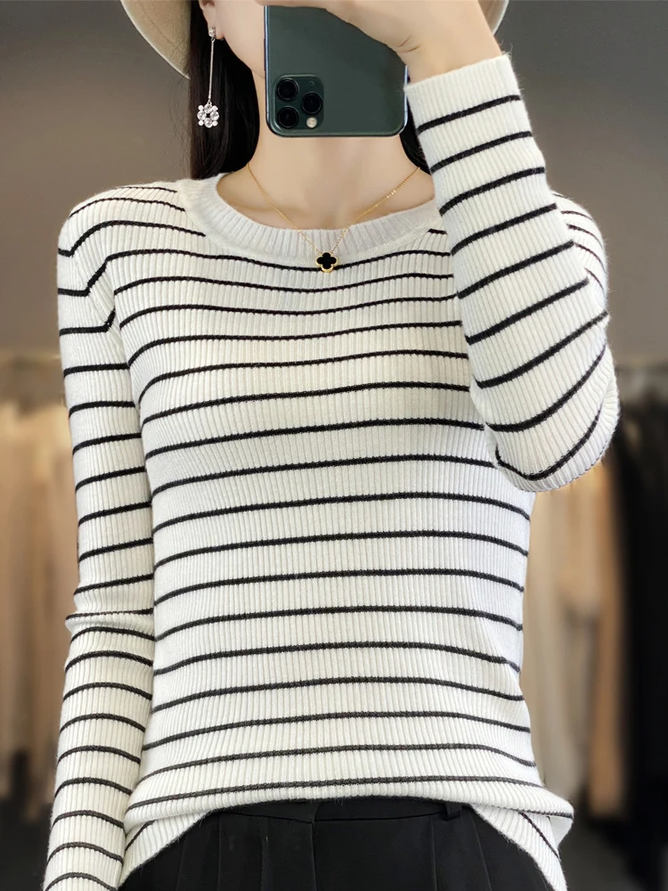 Damen Schmal geschnittener Feinstrick-Pullover mit dezenter Streifenstruktur und Rundhals Nord Taschen