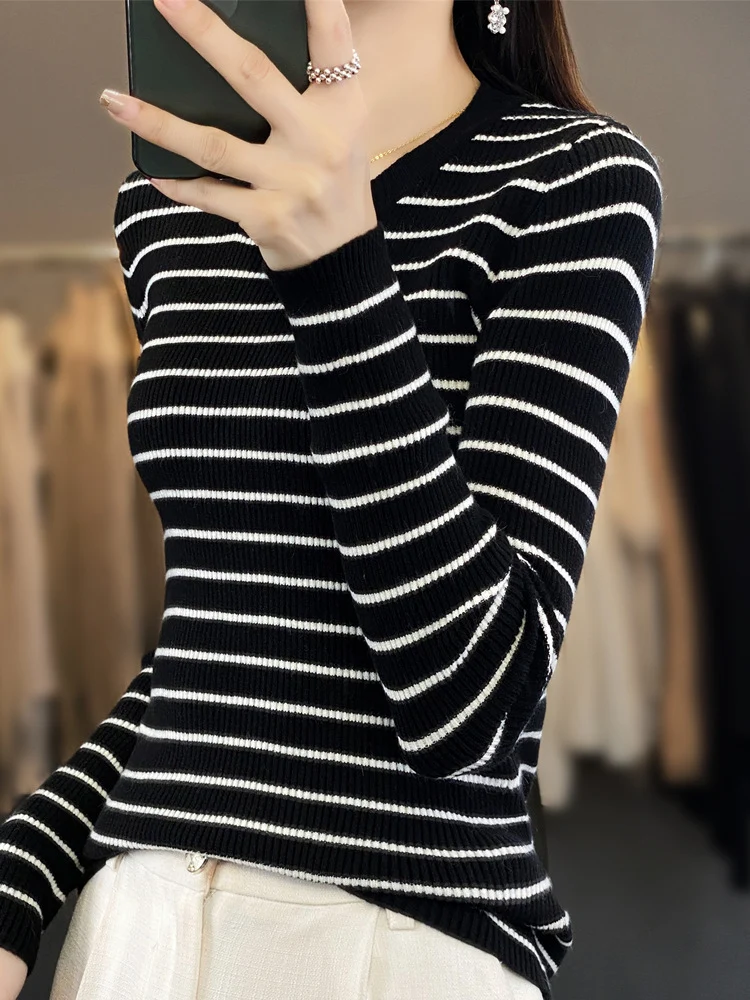 Damen Schmal geschnittener Feinstrick-Pullover mit dezenter Streifenstruktur und Rundhals Nord Taschen