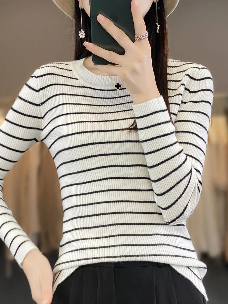 Damen Schmal geschnittener Feinstrick-Pullover mit dezenter Streifenstruktur und Rundhals Nord Taschen