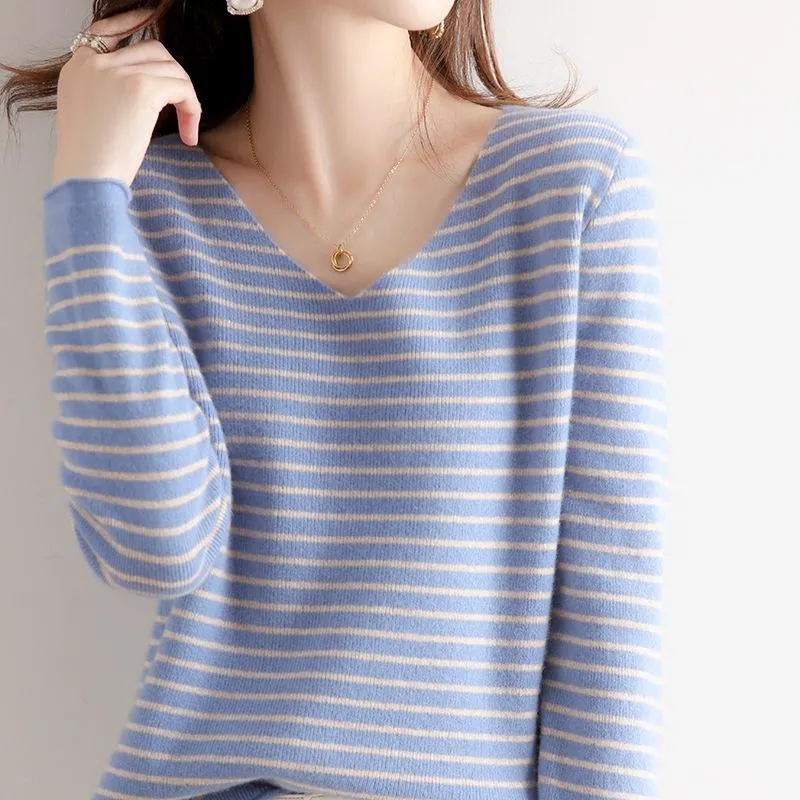 Damen Zarter Streifen-V‑Ausschnittpullover aus feinem Rippstrick mit weichem Fall Nord Taschen