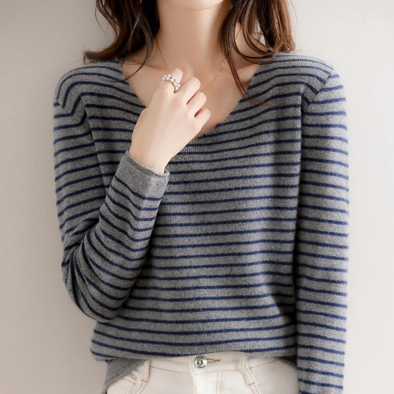 Damen Zarter Streifen-V‑Ausschnittpullover aus feinem Rippstrick mit weichem Fall Nord Taschen