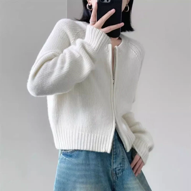 Damen Kurzjacke aus softem Feinstrick mit durchgehendem Reißverschluss und geripptem Saum Nord Taschen
