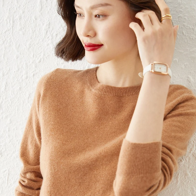Damen Kurzgeschnittener Feinstrickpullover mit Rundhalsausschnitt und geripptem Bund Nord Taschen