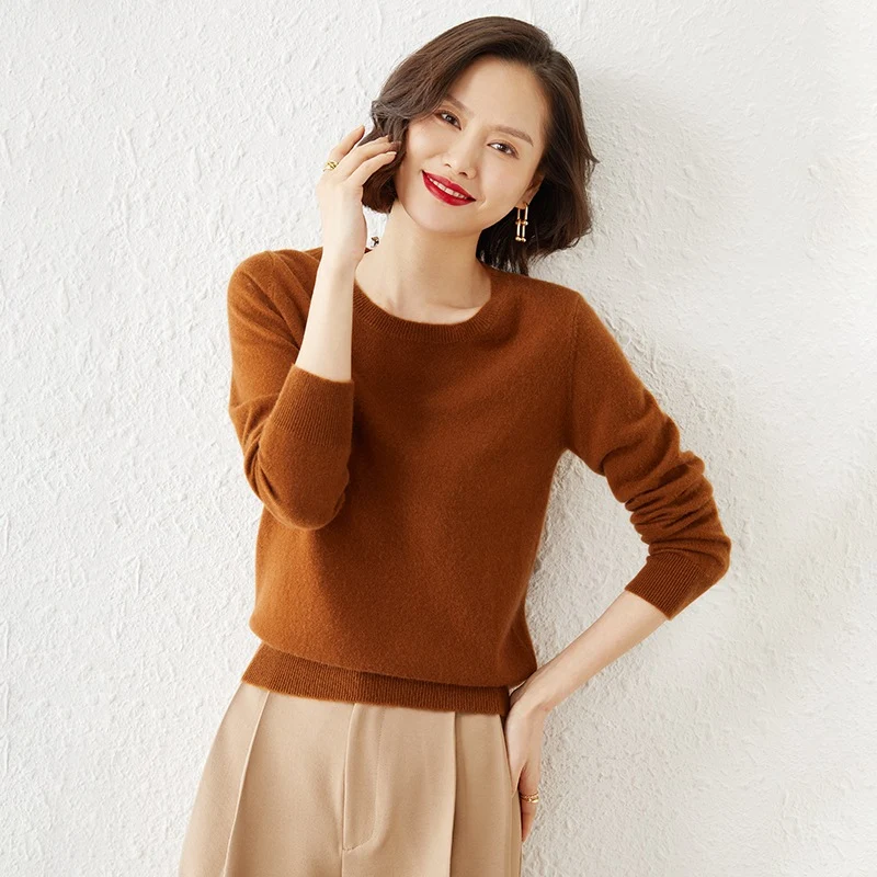 Damen Kurzgeschnittener Feinstrickpullover mit Rundhalsausschnitt und geripptem Bund Nord Taschen