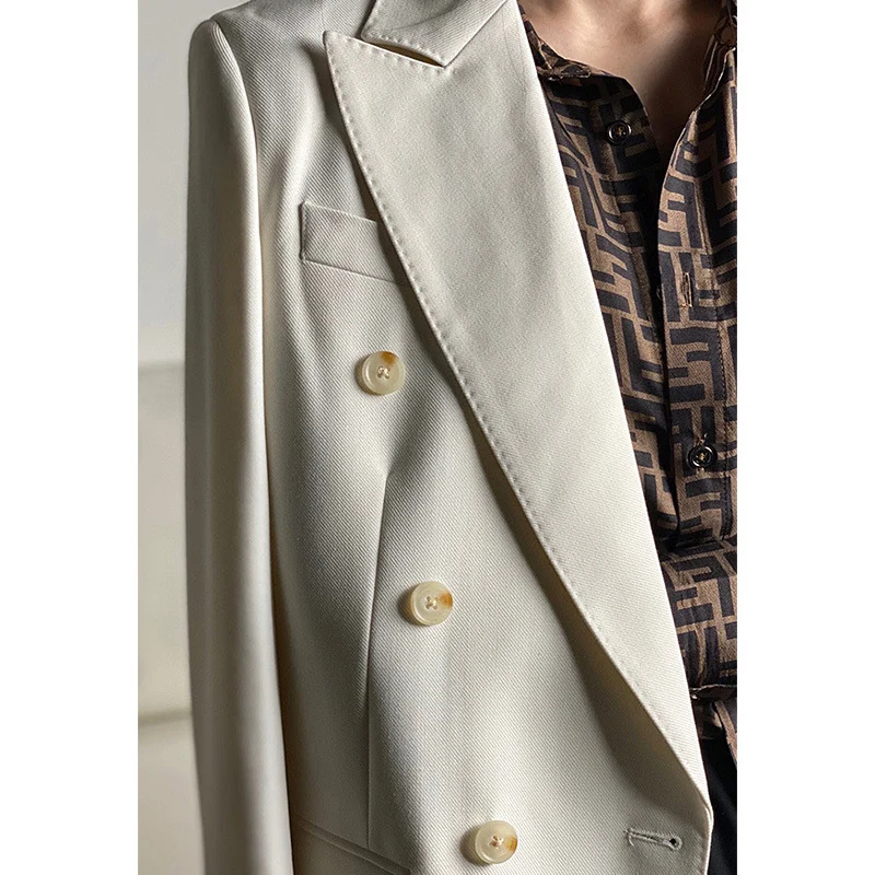 Damen Doppelreiher Wollblazer Nord Taschen