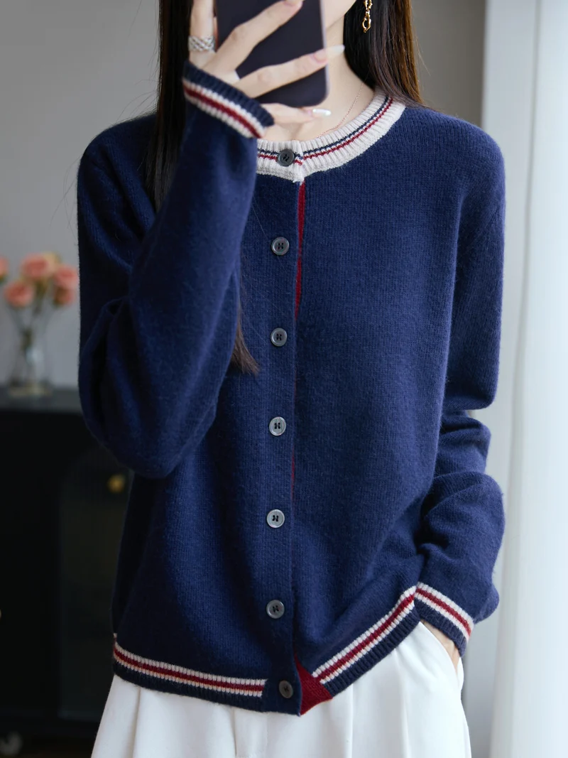 Damen Lockerer Feinstrick-Cardigan mit Kontraststreifen an Kragen und Bündchen Nord Taschen