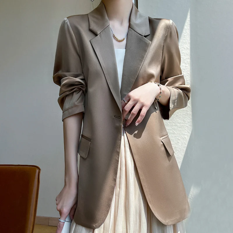 Damen Leichttaillierter Longblazer mit Knopfverschluss und Flap‑Taschen Nord Taschen