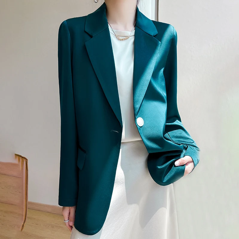 Damen Leichttaillierter Longblazer mit Knopfverschluss und Flap‑Taschen Nord Taschen