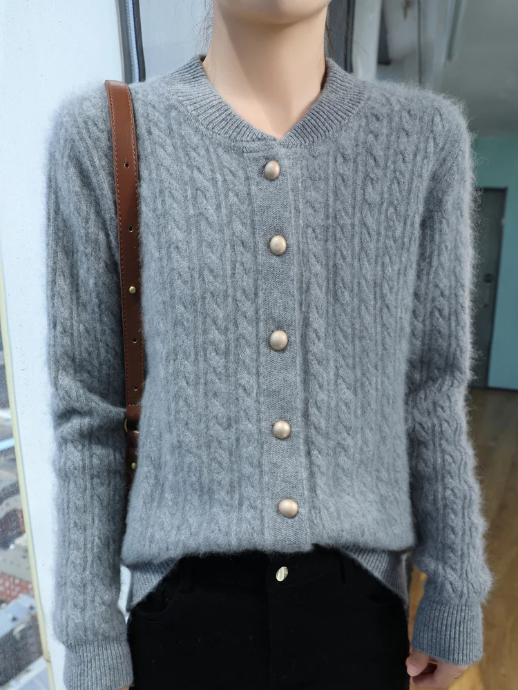 Damen Leichter Zopfstrick-Cardigan in Mohair‑Optik mit dekorativen Perlmuttknöpfen Nord Taschen