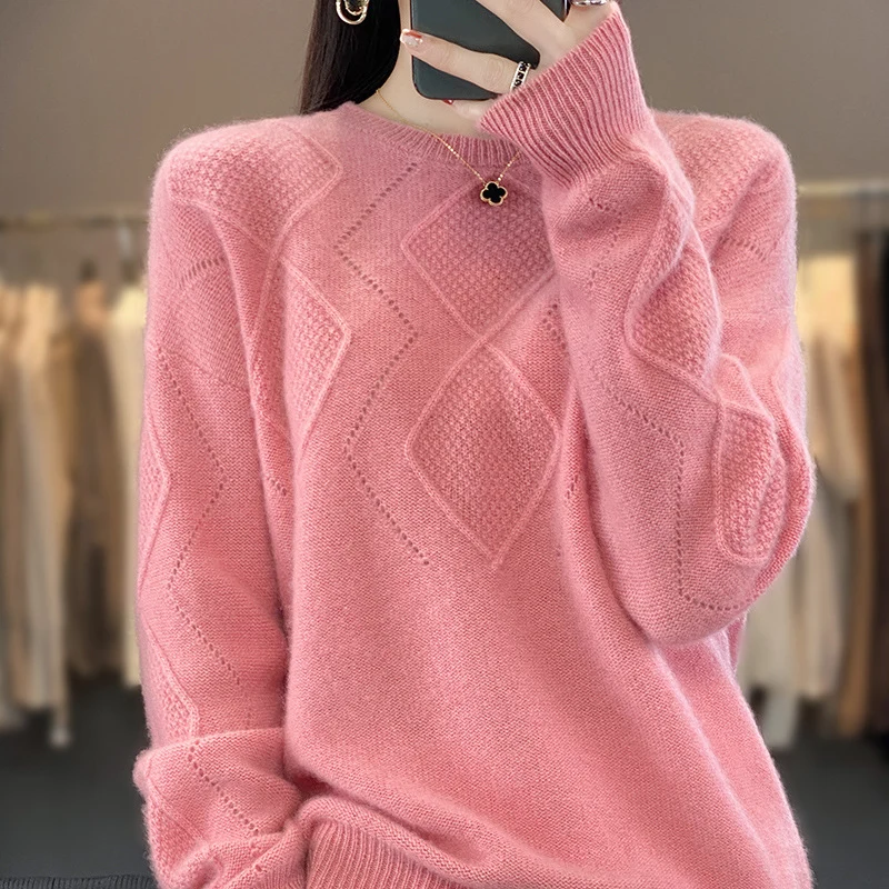 Damen Weicher Rautenmuster-Pullover im Mohair‑Look mit feiner Ajourstruktur und Rundhalsausschnitt Nord Taschen