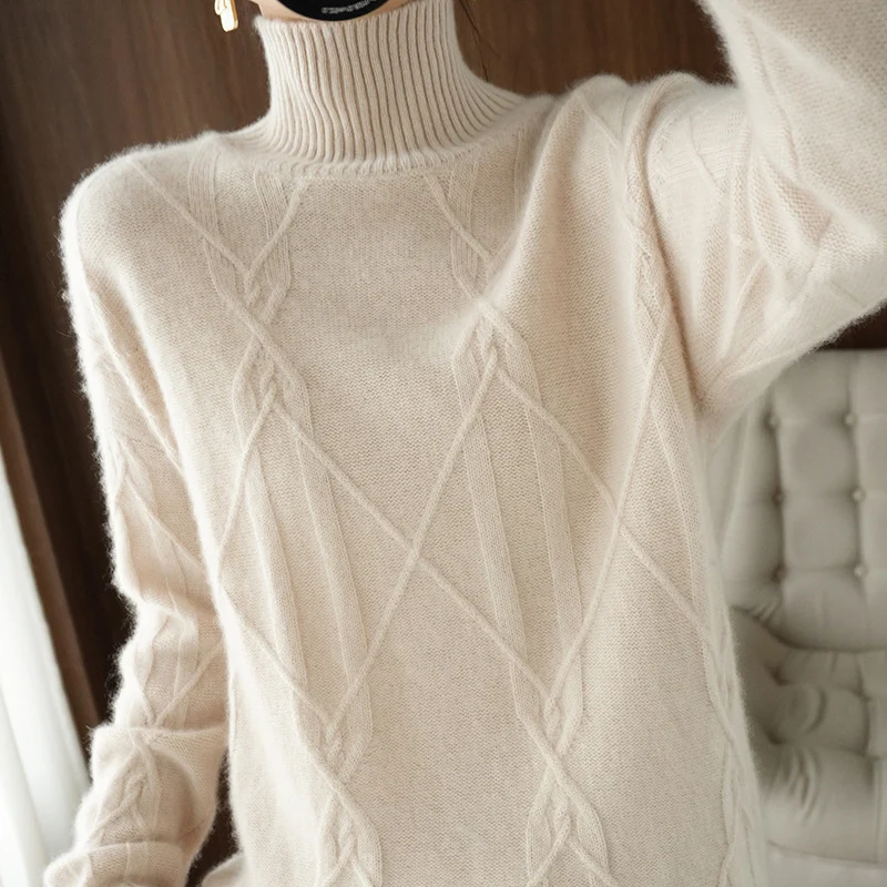 Damen Weicher Mohair‑Look Pullover mit hohem Rippkragen, Zopfmotiv und kastiger Oversize‑Passform Nord Taschen