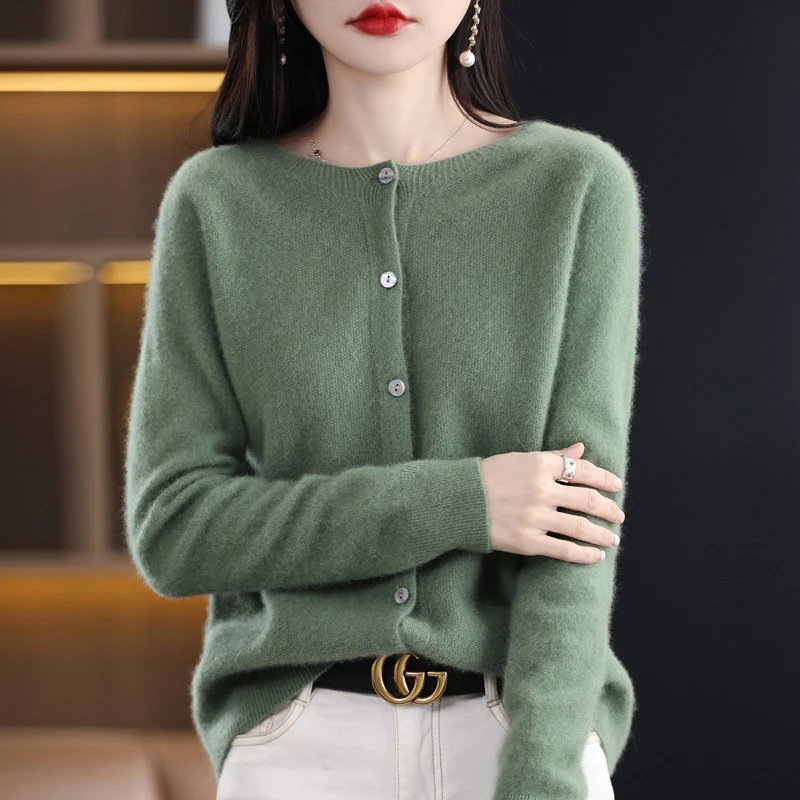 Damen Kurzgeschnittener Cardigan in Mohair‑Optik mit Rundhalsausschnitt und Perlmuttknöpfen Nord Taschen
