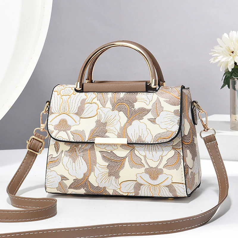 Damen Handtasche mit floralem Design und luxuriösen Akzenten Nord Taschen