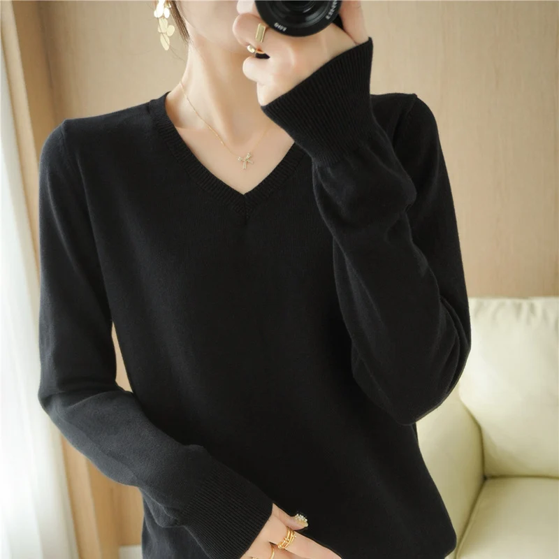Damen Leichter V‑Ausschnitt Feinstrickpullover aus kaschmirweicher Baumwollmischung mit elastischen Rippbündchen Nord Taschen