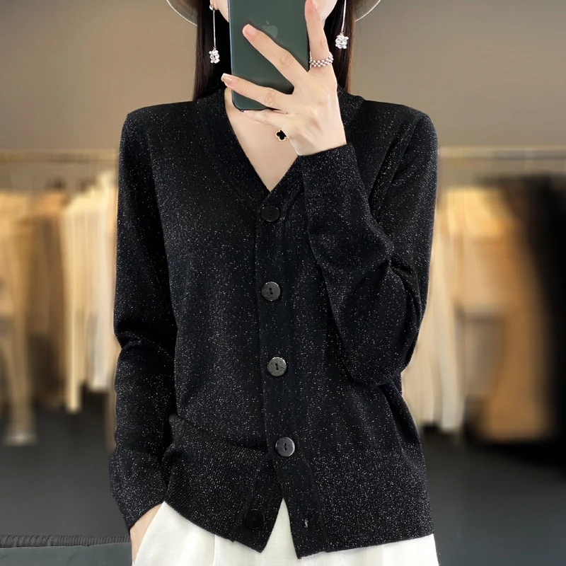 Damen Leichter V‑Ausschnitt-Cardigan mit seitlichem Saumschlitz und geripptem Bund Nord Taschen