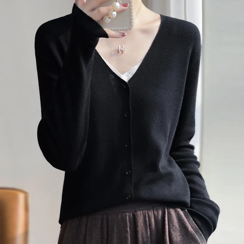 Damen Leichter V‑Ausschnitt‑Cardigan mit kastiger Silhouette und Kaschmir‑Optik Nord Taschen