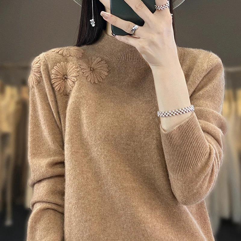 Damen Weicher Feinstrickpullover mit kurzem Stehkragen, 3D‑Blütenapplikation und gerippten Bündchen Nord Taschen
