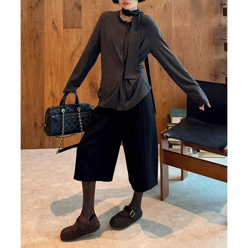 Damen Bequeme und stilvolle Wollschuhe Nord Taschen