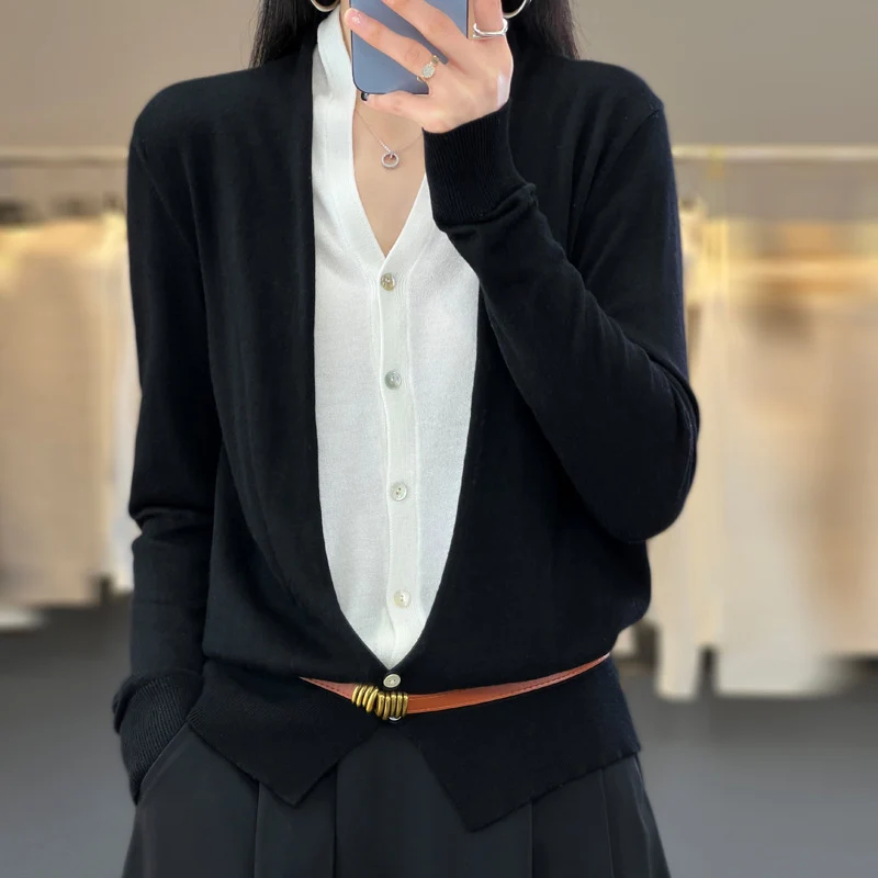 Damen Leichter Offener Feinstrick-Cardigan mit asymmetrischer Zipfelkante und taillierter Silhouette Nord Taschen