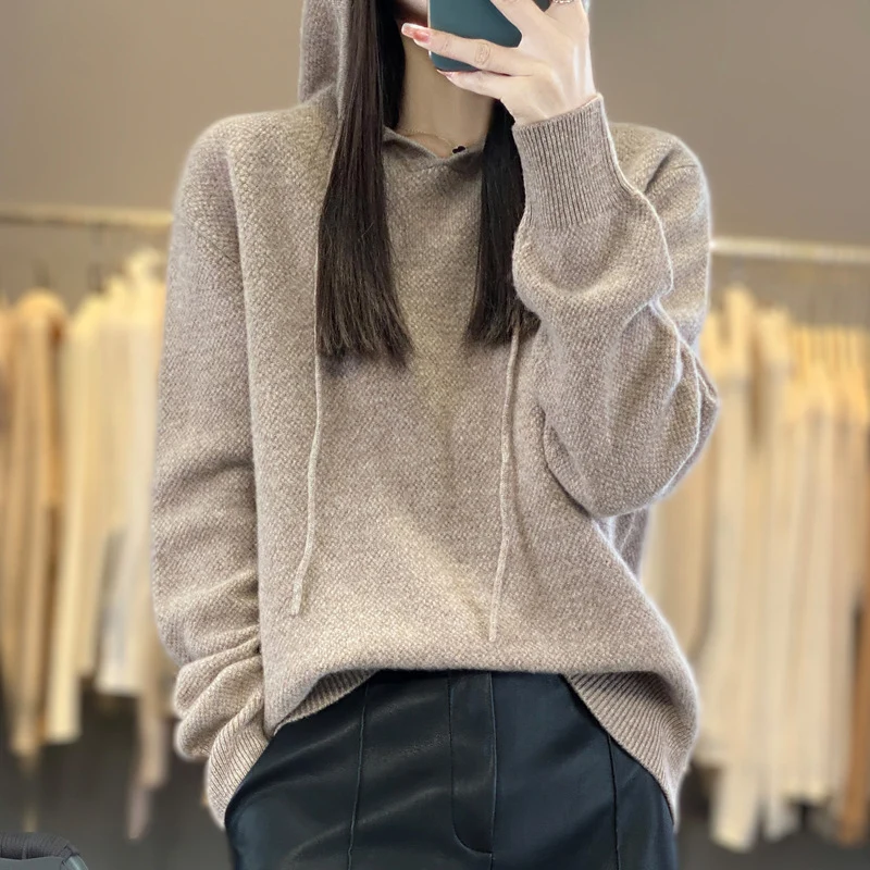 Damen weicher Feinstrick‑Kapuzensweater mit melierter Struktur und gerippten Bündchen Nord Taschen