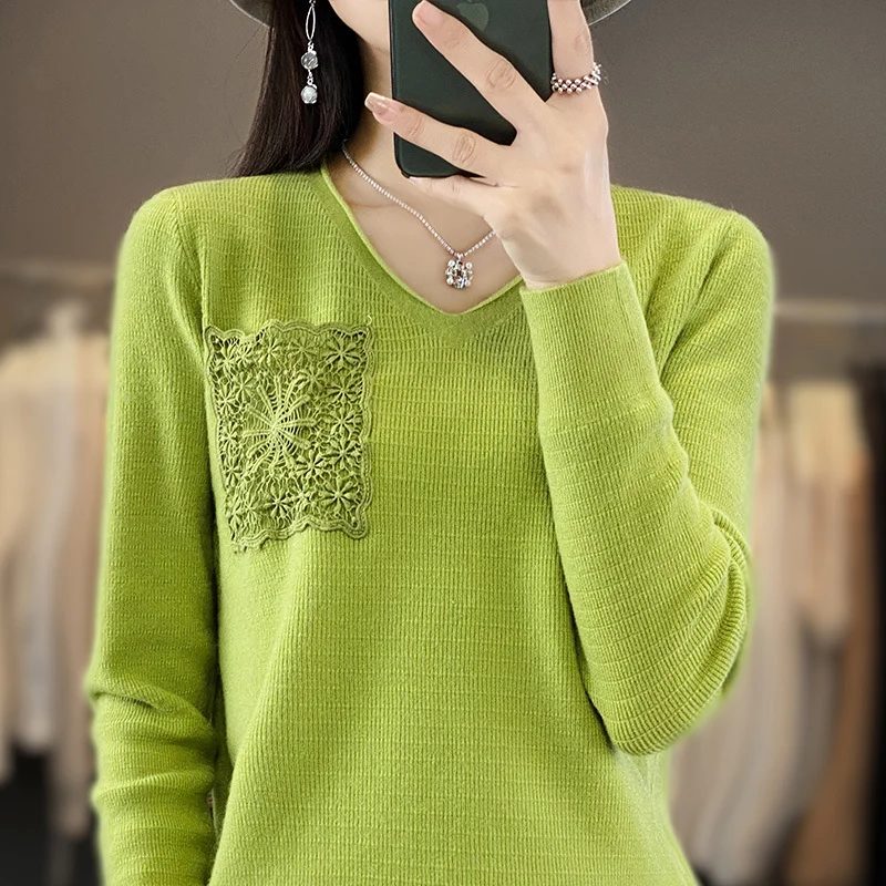 Damen Kaschmir‑Optik V‑Ausschnittpullover mit floraler Häkelapplikation Nord Taschen