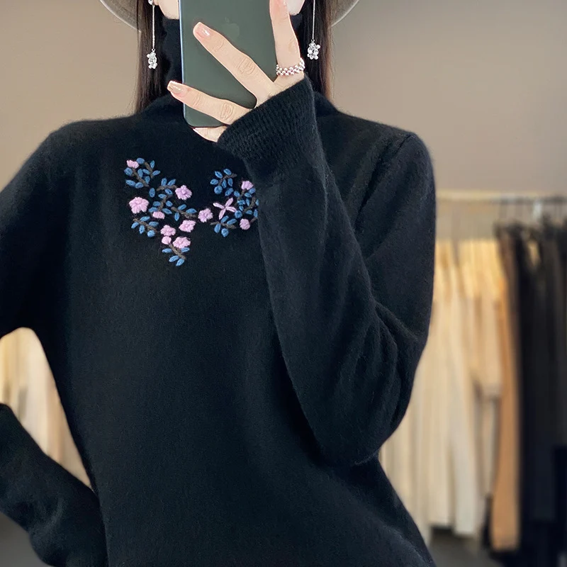 Damen Kaschmir‑Optik Rollkragenpullover mit zarter Blumenstickerei am Brustbereich Nord Taschen