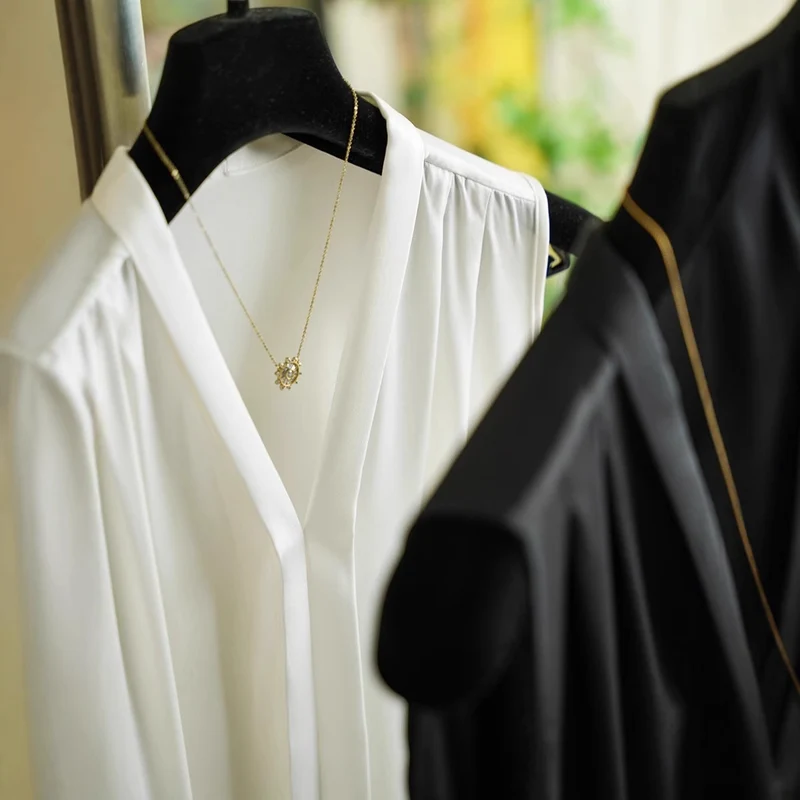 Damen Elegante und luftige Bluse Nord Taschen