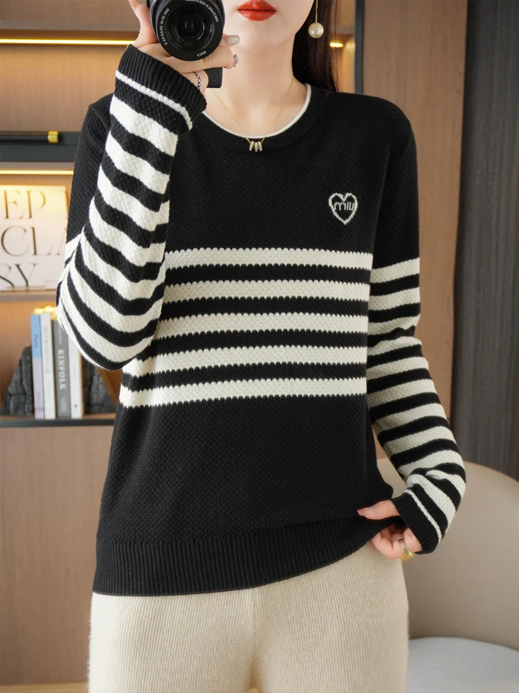 Damen Oversize-Strickpullover mit Wabenstruktur, kontrastierenden Streifen und dezentem Herzlogo Nord Taschen