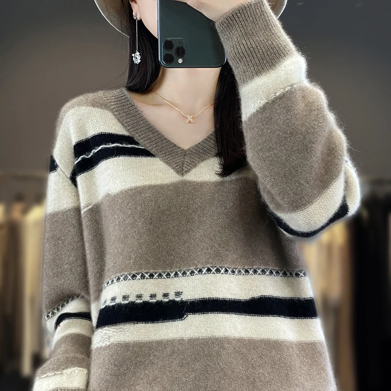 Damen Oversize-Strickpullover mit V‑Ausschnitt und grafischem Streifenmix Nord Taschen
