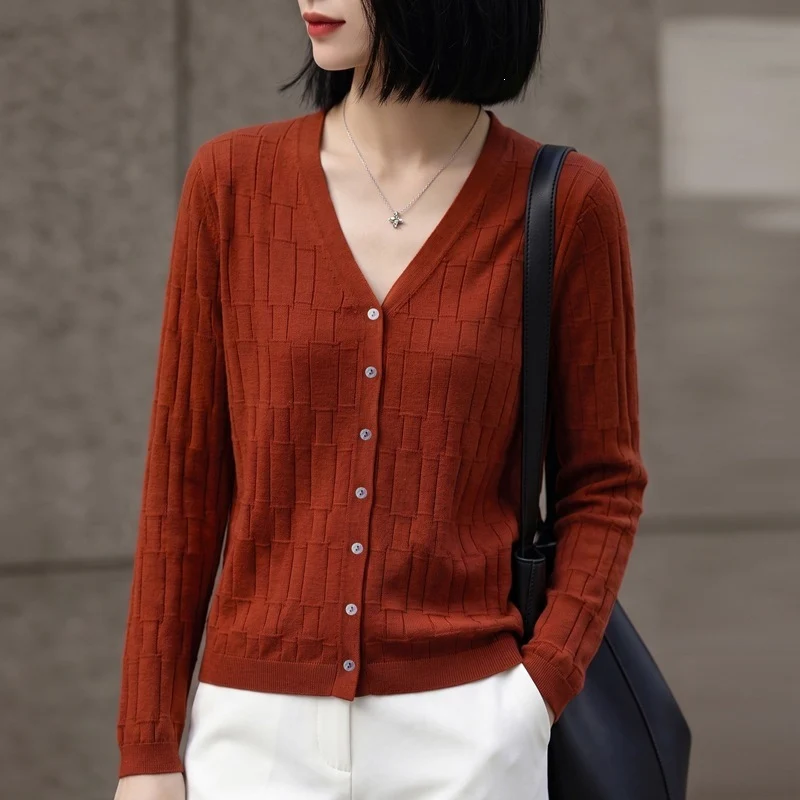 Damen V‑Ausschnitt-Feinstrickcardigan mit strukturierter Blockoptik und durchgehender Knopfleiste Nord Taschen