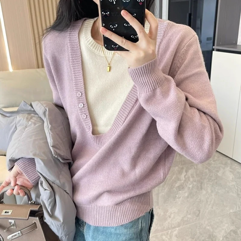 Damen Tiefer V‑Ausschnitt Feinstrickpullover mit Layering‑Effekt und leichter Taillierung Nord Taschen