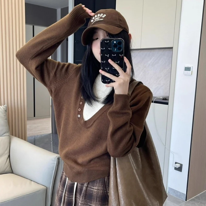 Damen Tiefer V‑Ausschnitt Feinstrickpullover mit Layering‑Effekt und leichter Taillierung Nord Taschen