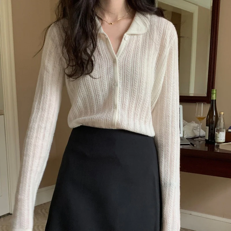 Damen Leichter Ajourstrick-Knopfccardigan mit Hemdkragen und feiner Zopfmusterstruktur Nord Taschen